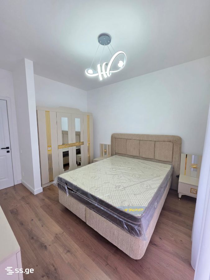 chkondideli st. 40 - 4 rooms