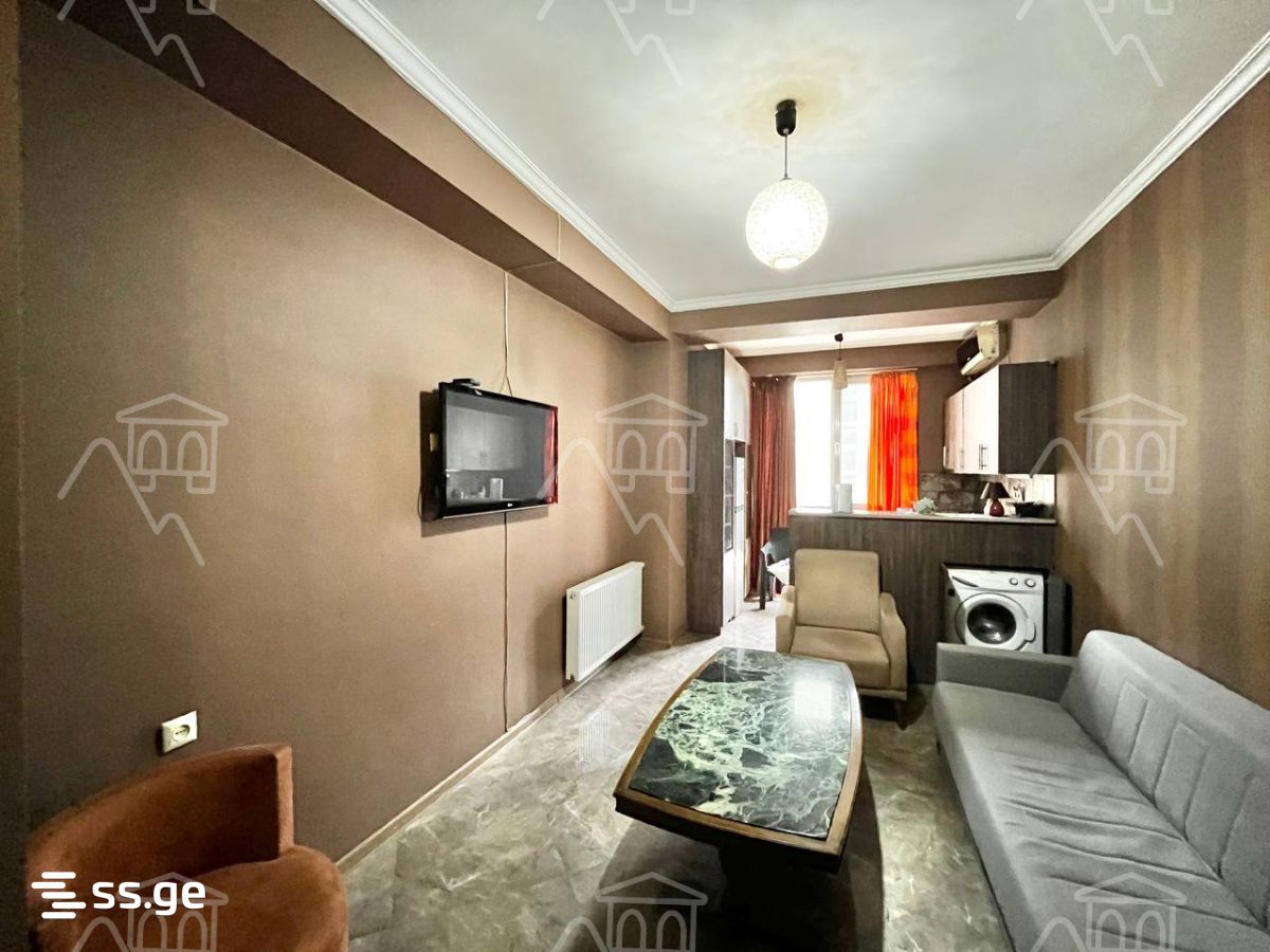Kosmonavtebi coast 49 - 2 rooms
