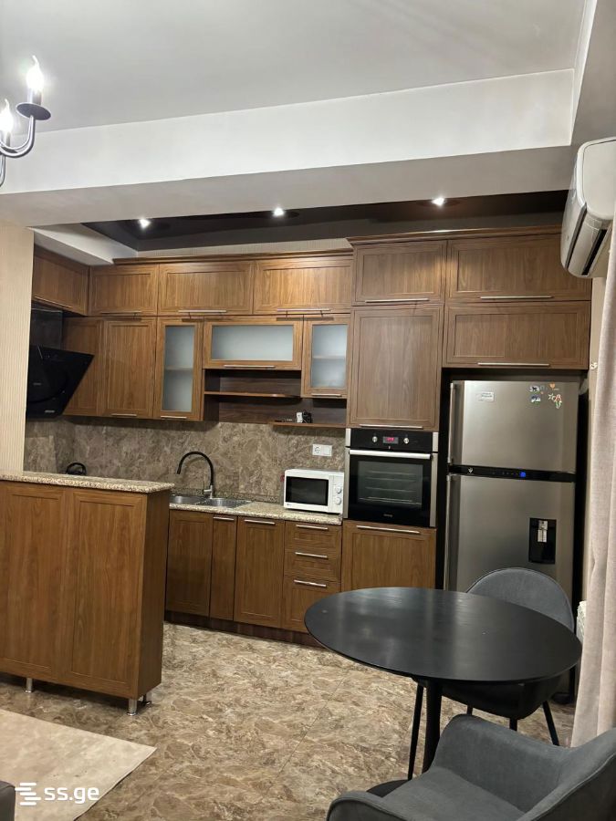 tarkhnishvili st. 4 - 3 rooms