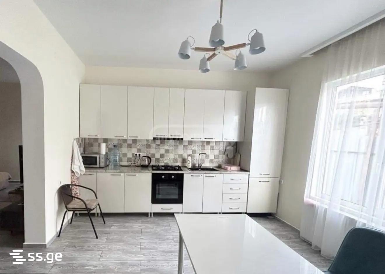 pshavi st. 18 - 4 rooms