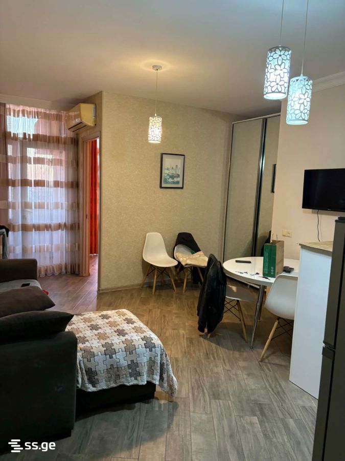 8 - 2 rooms