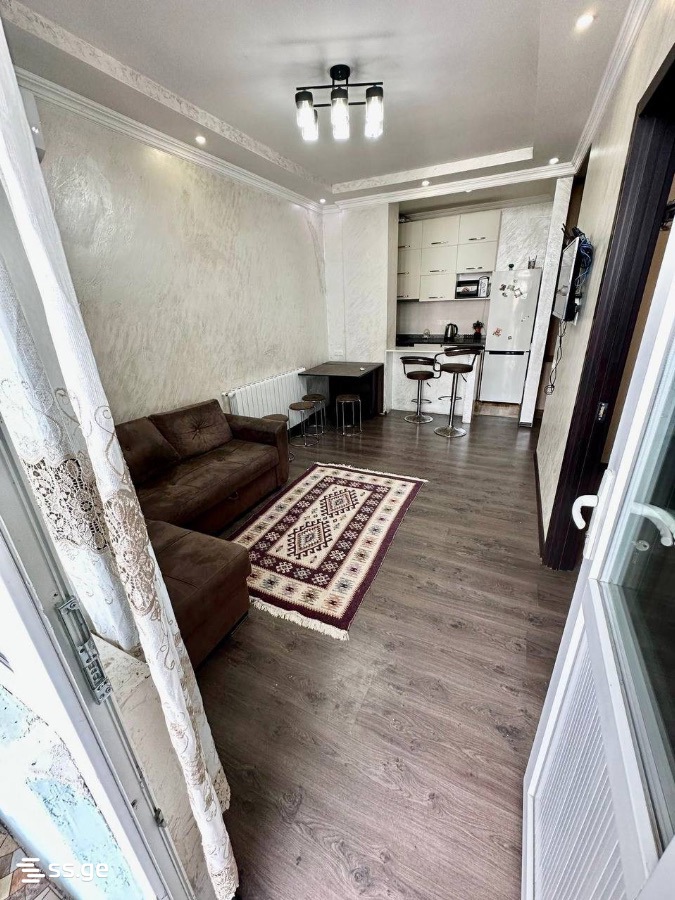 8 - 3 rooms