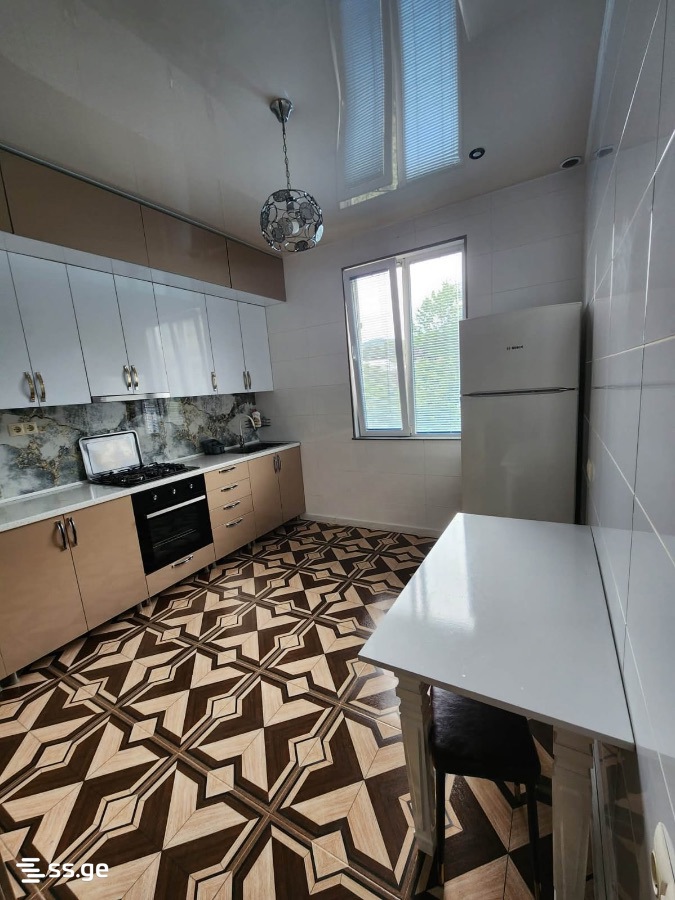 80 - 4 rooms