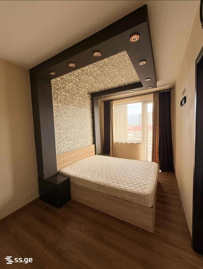 8 - 3 rooms