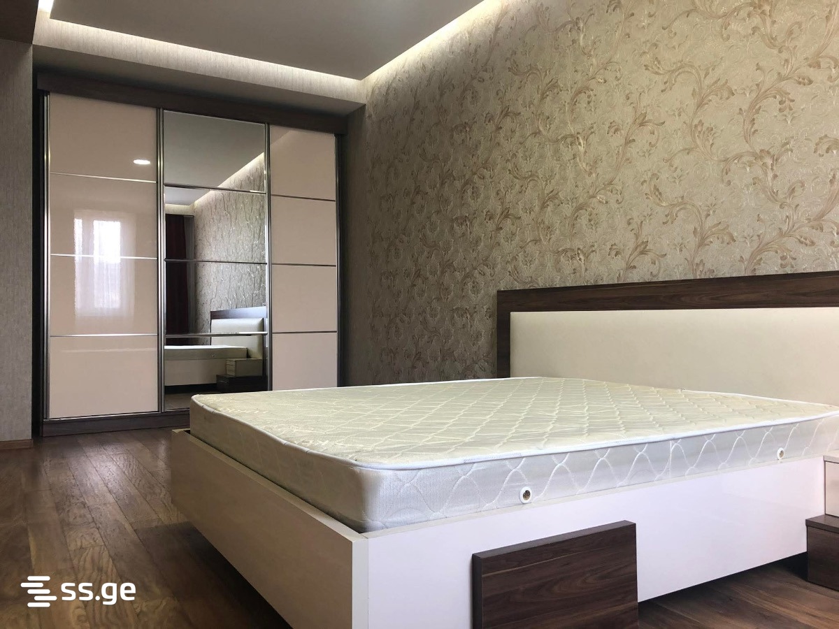 t. eristavi st. (Sanzona) 6/8 - 3 rooms