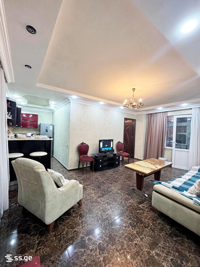 Khimshiashvili st. 7 - 3 rooms