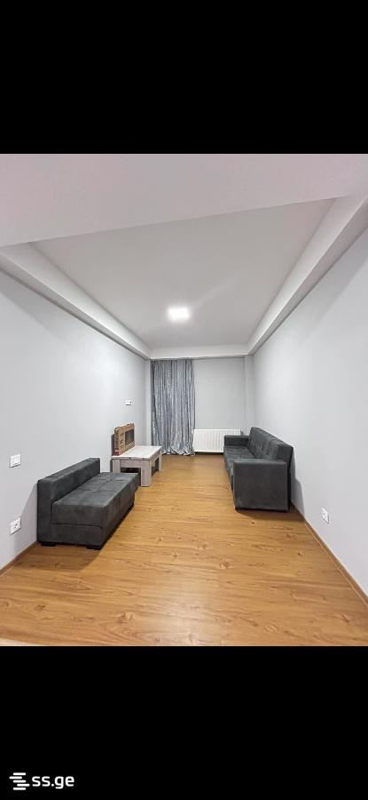 Bob walsh st. - 3 rooms