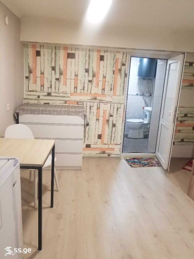 a.wereTlis avenue 00 - 1 rooms