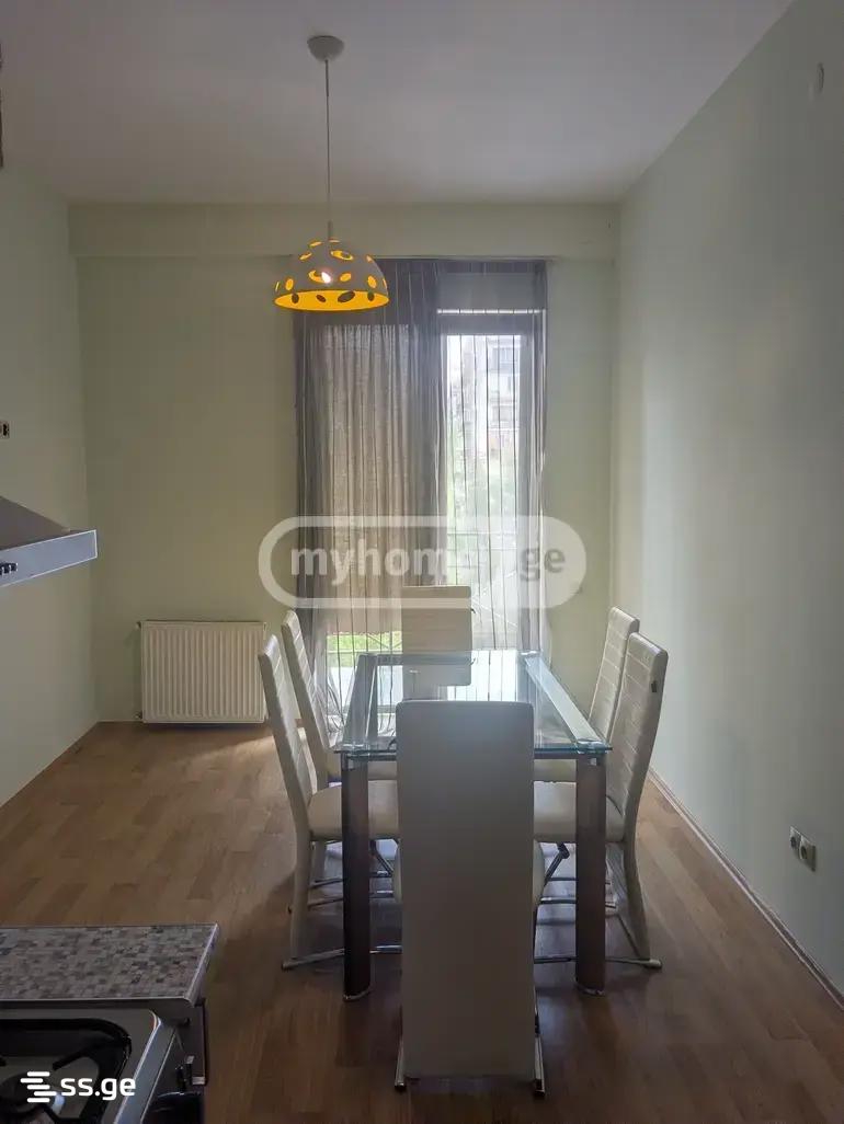 petre imeri st. 10 - 4 rooms