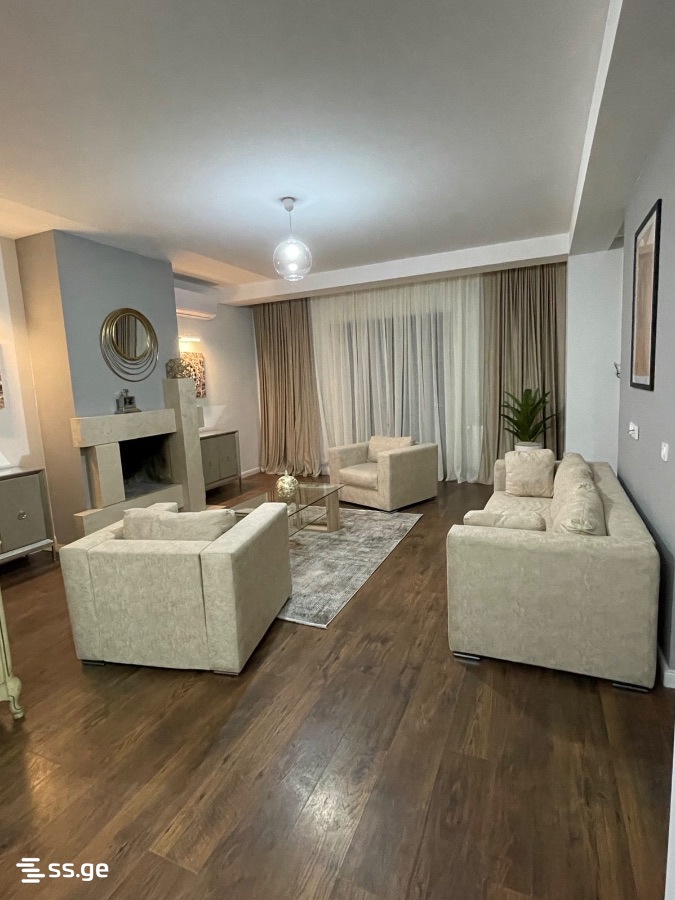 Khomli st. 12 - 6 rooms