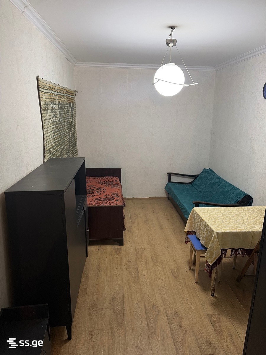 M. Tsinamdzghvrishvili  90 - 1 rooms