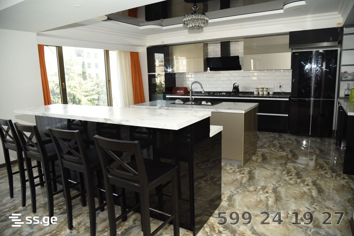 panaskerteli st. 33 - 4 rooms