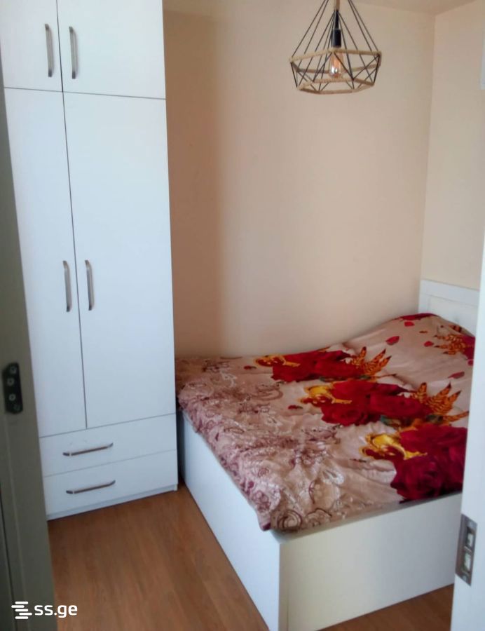 8 - 3 rooms