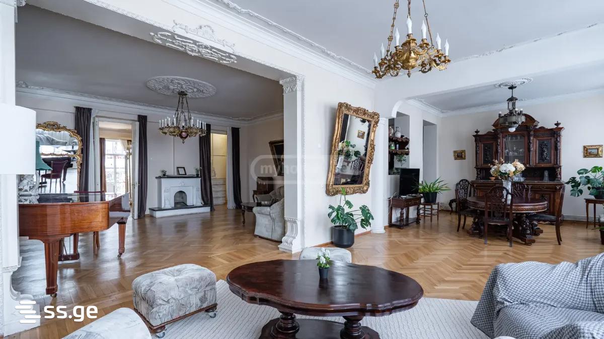 Janashvili St. 3 - 4 rooms