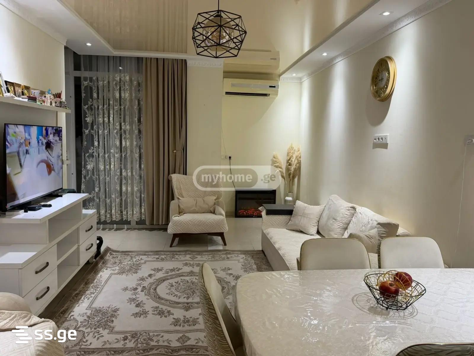 8 - 2 rooms