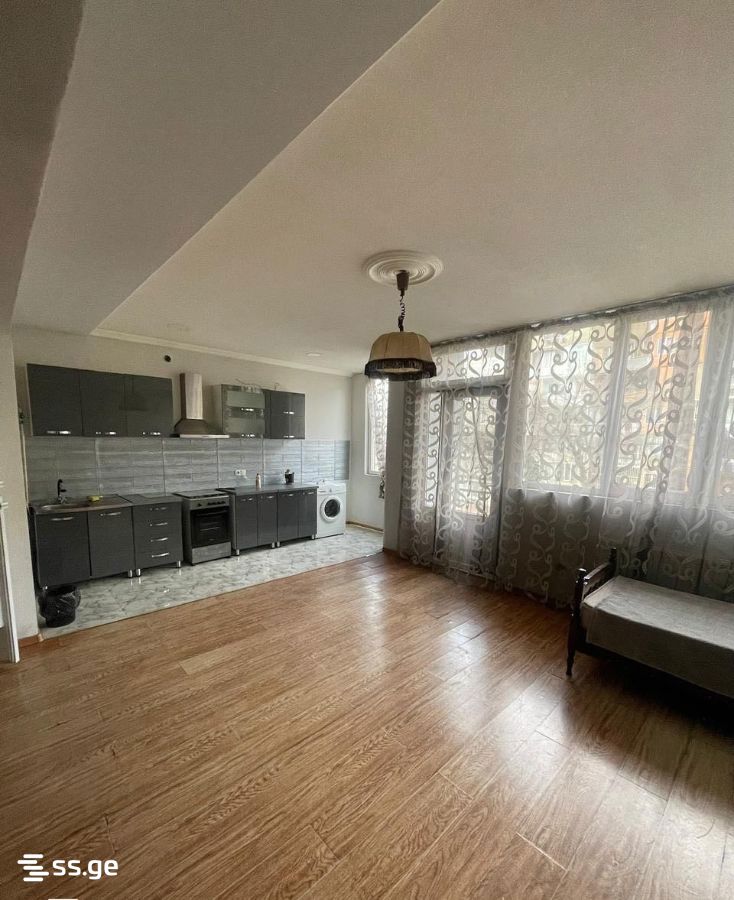 liakhvi st. 4 - 3 rooms