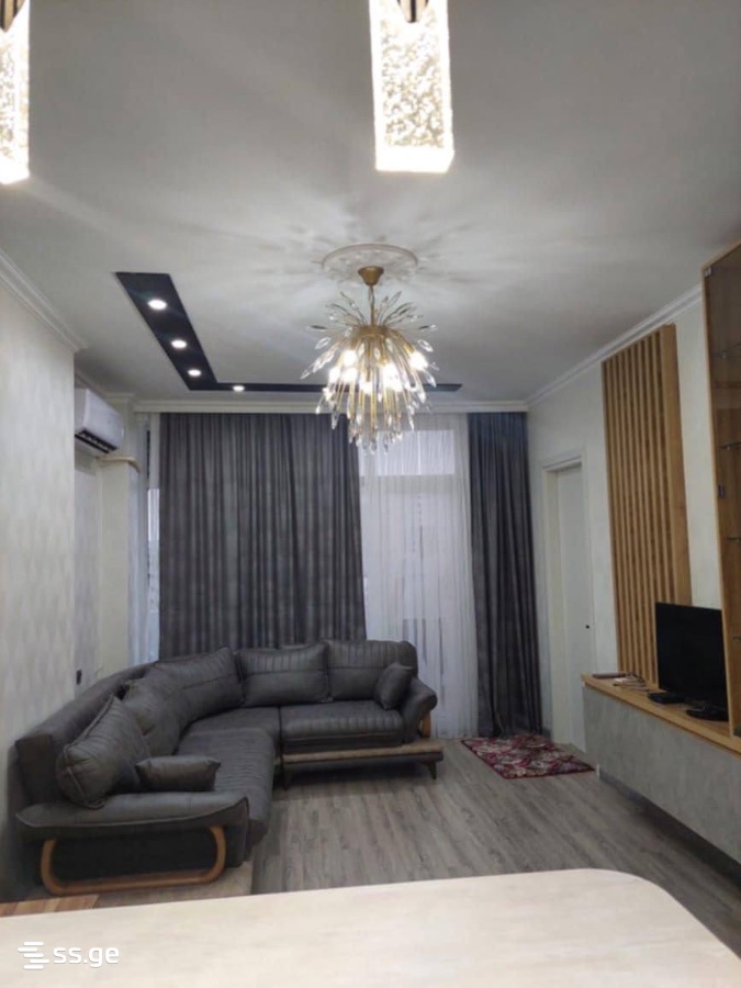 10 - 4 rooms