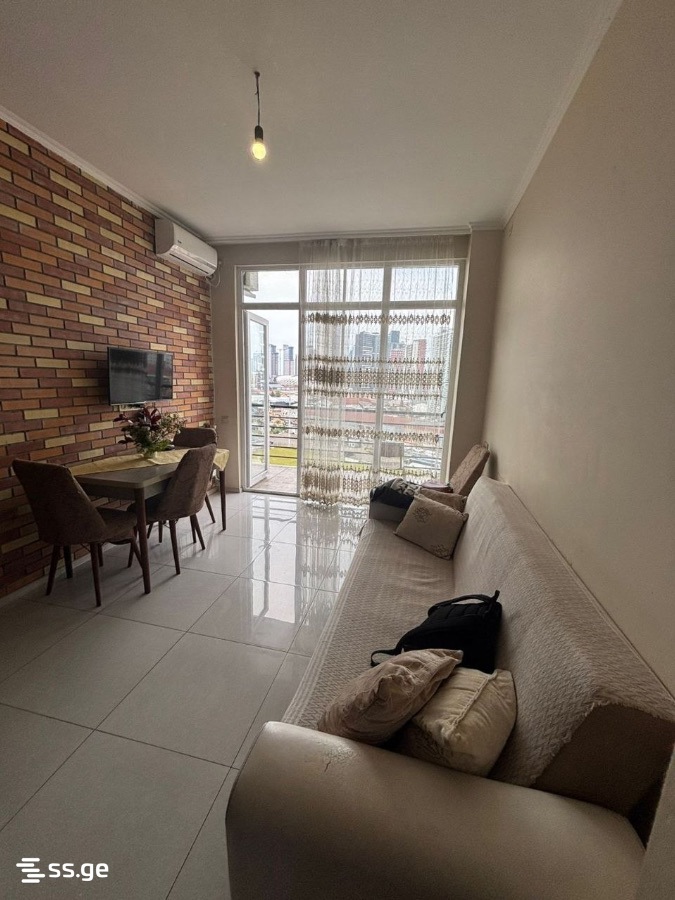 Leonidze st. 5 - 3 rooms
