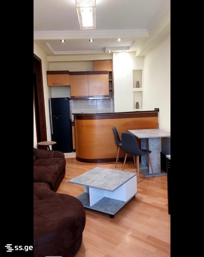 Kosmonavtebi coast 49 - 2 rooms