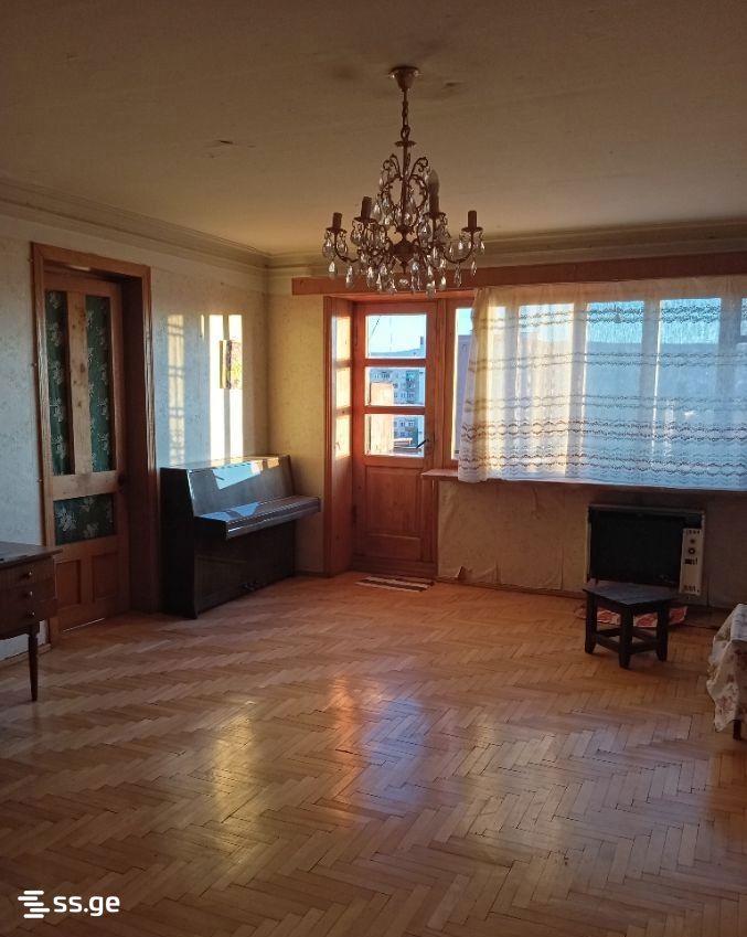 IV Microdistrict - Vazisubani - 4 rooms