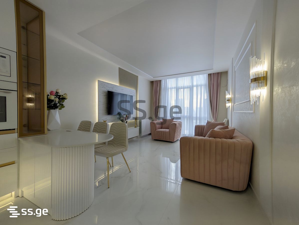 51-53 - 3 rooms