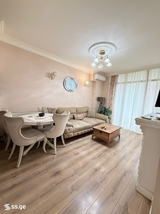 32 - 3 rooms