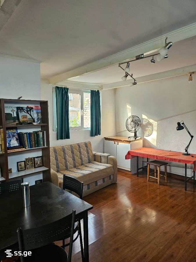 cinamdzgrishvili st. 146 - 3 rooms