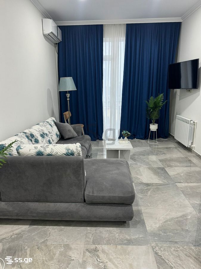 10 - 4 rooms