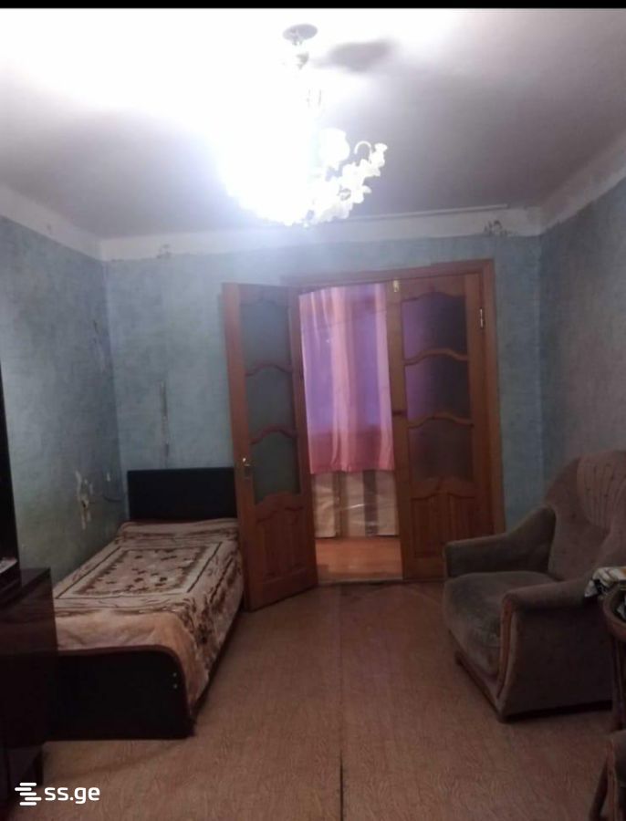 555 - 1 rooms