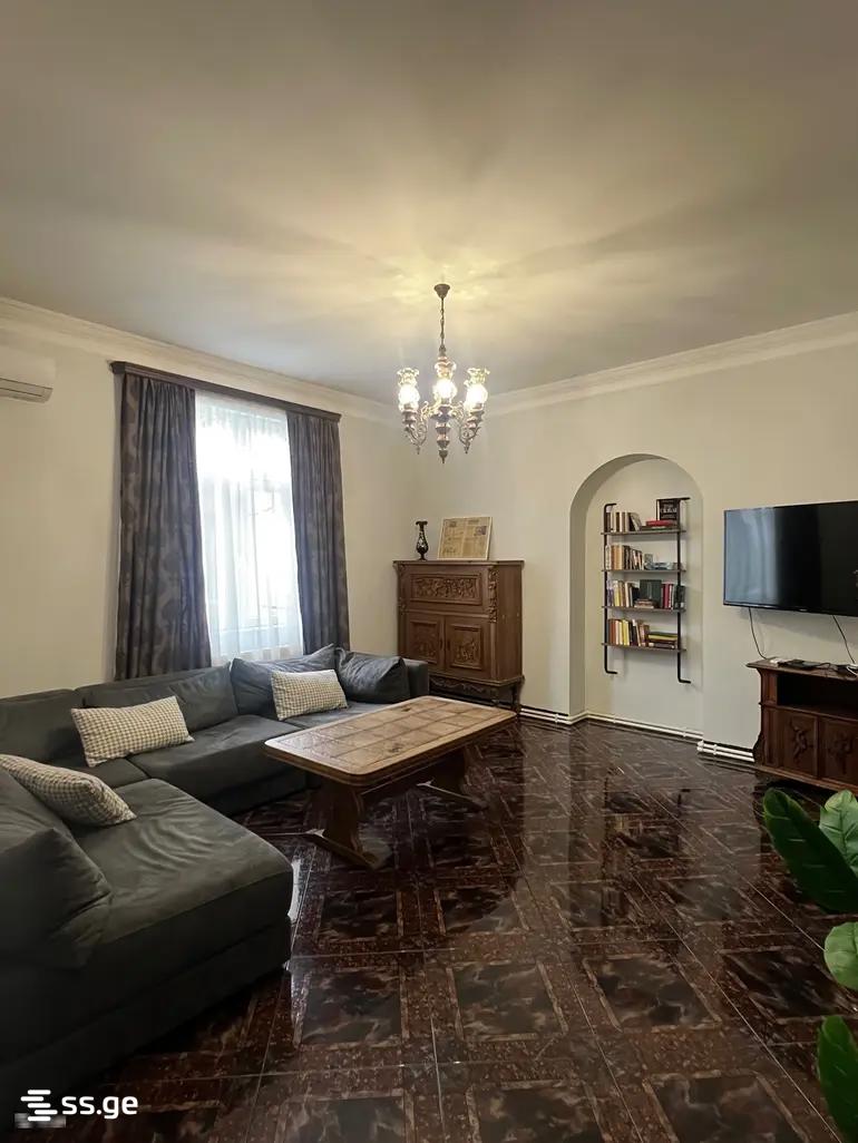 sairme st. 31 - 5 rooms