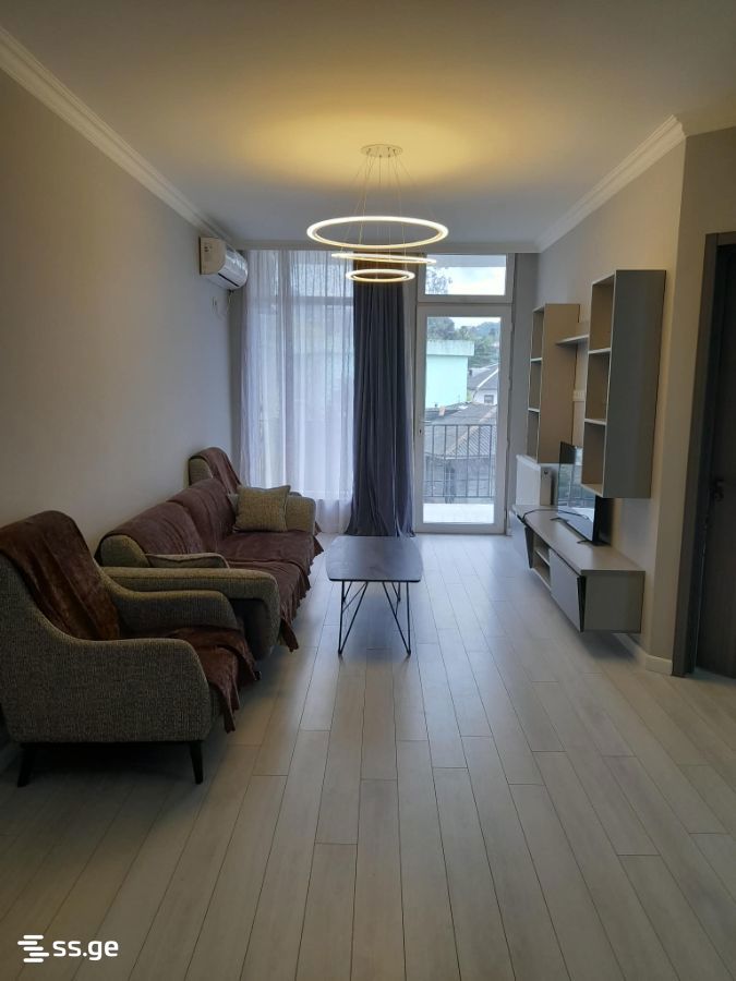 84 - 3 rooms