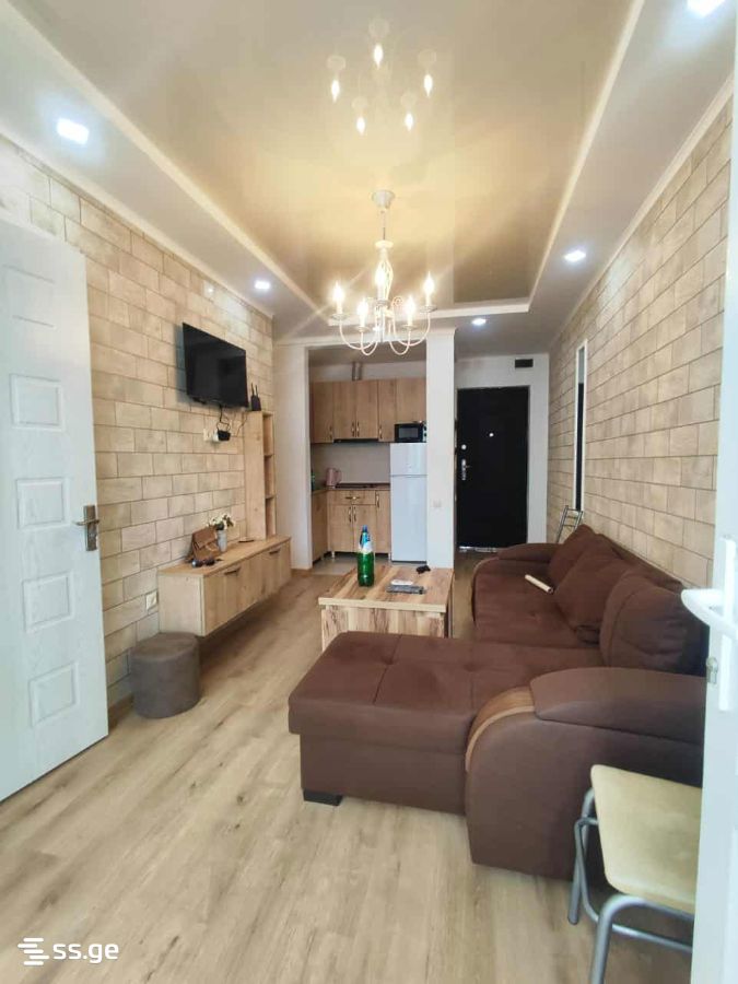 8 - 2 rooms