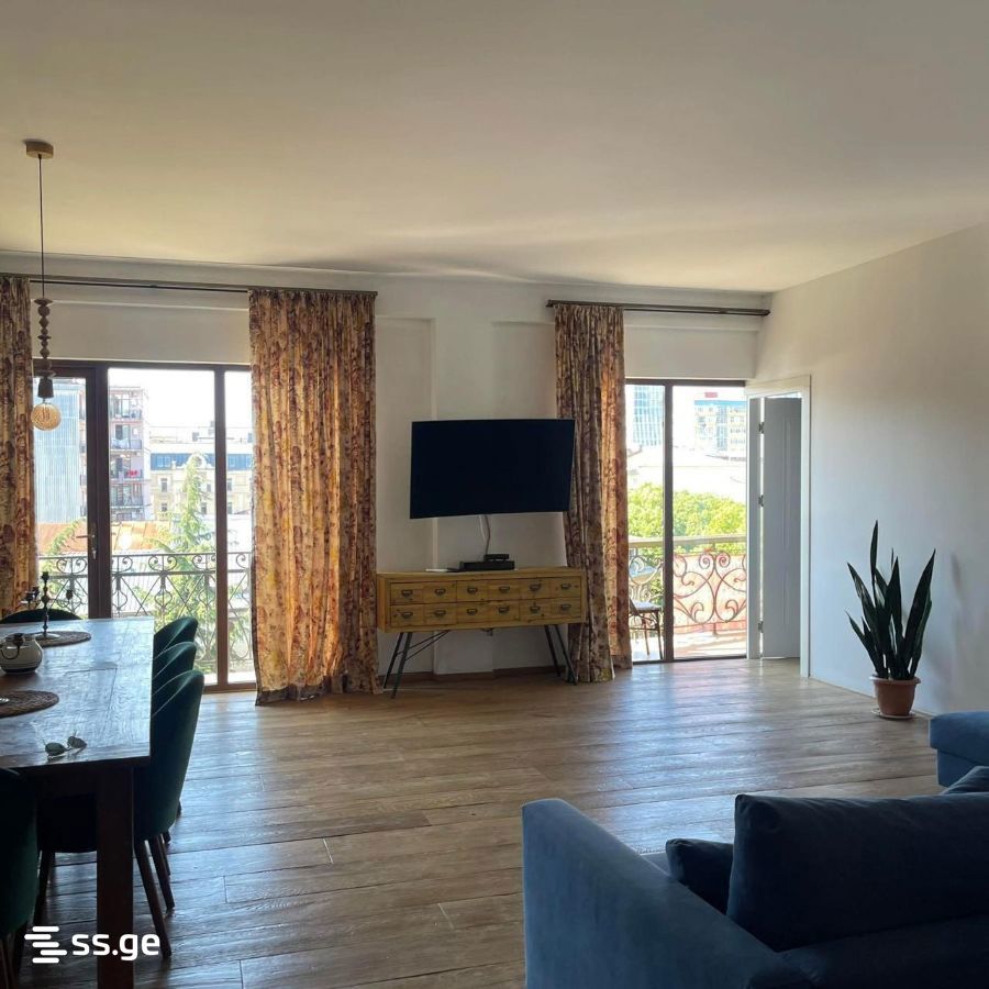 K. Gamsakhurdia st. 5 - 4 rooms