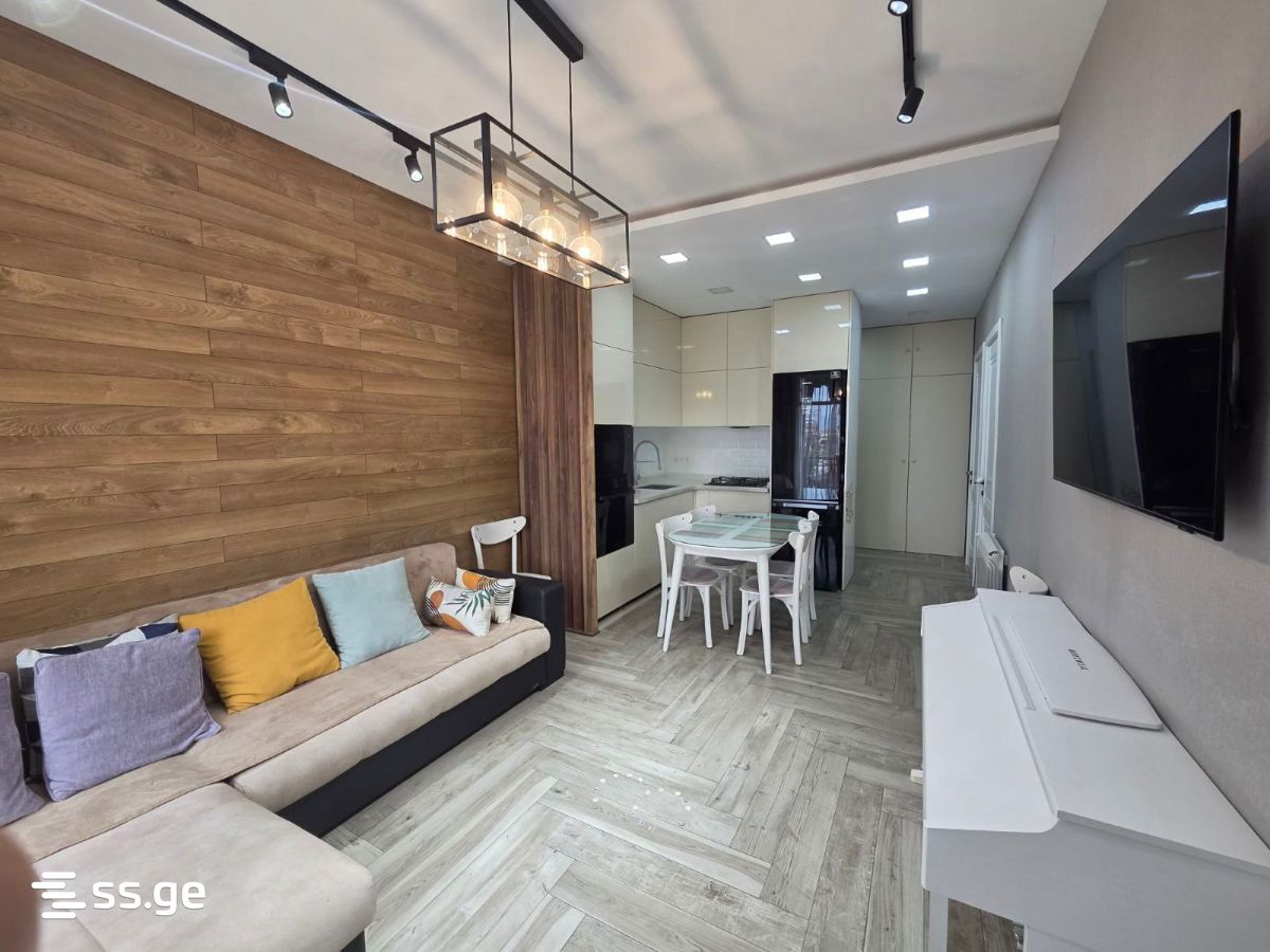 32 - 3 rooms