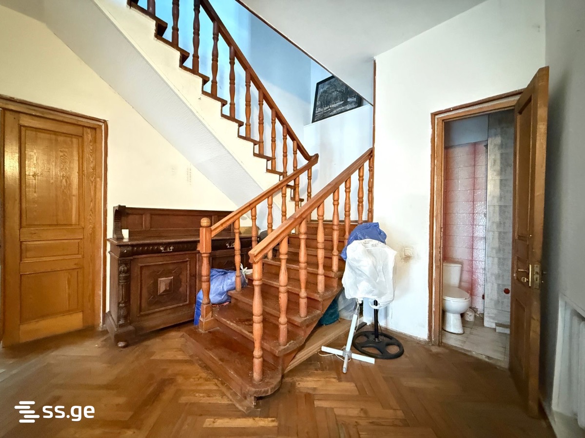 H.Abashidze st. 40 - 8 rooms
