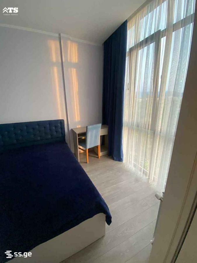 8 - 2 rooms