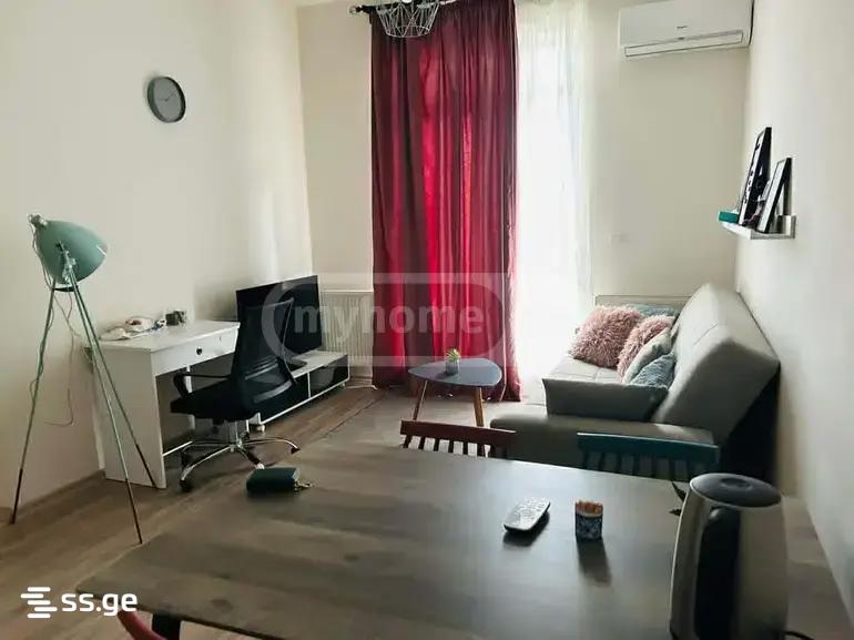 Bob walsh st. - 2 rooms