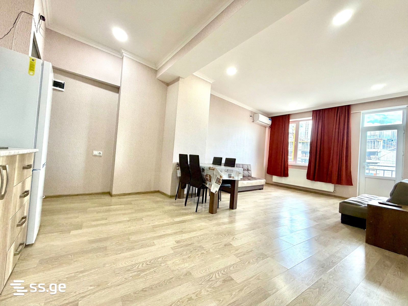 Kosmonavtebi coast - 2 rooms