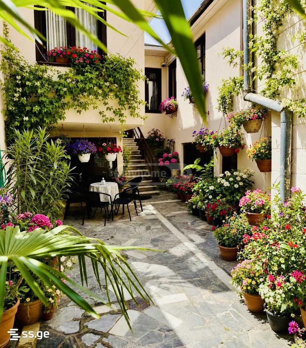 gogebashvili st. 7 - 3 rooms