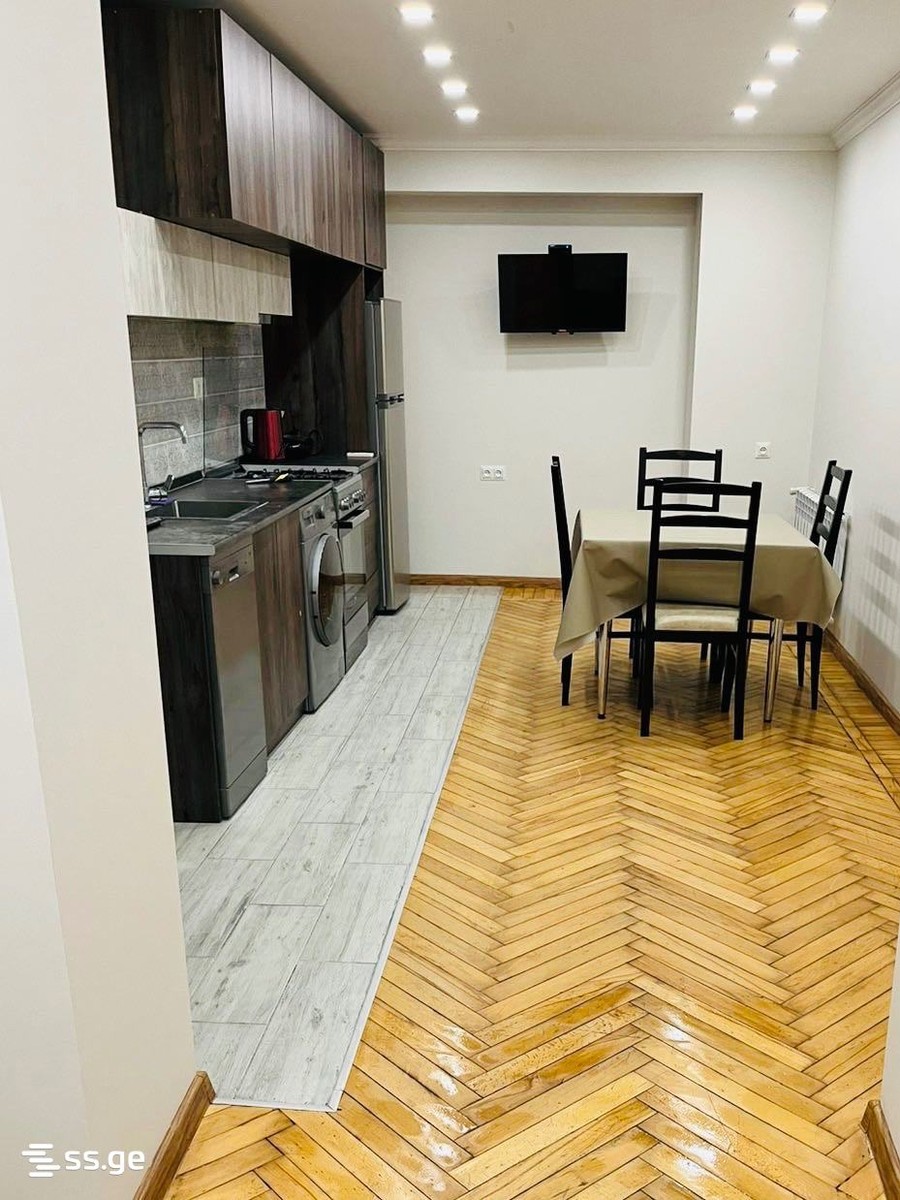 Sh. Rustaveli Ave. 10 - 3 rooms