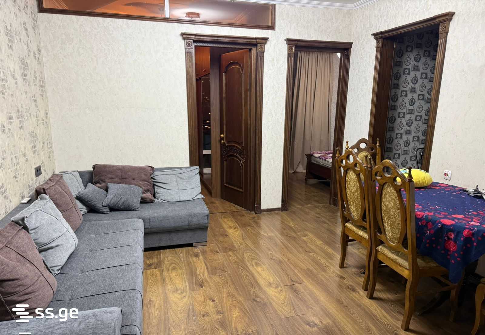 navtlugi st. 5/7 - 3 rooms