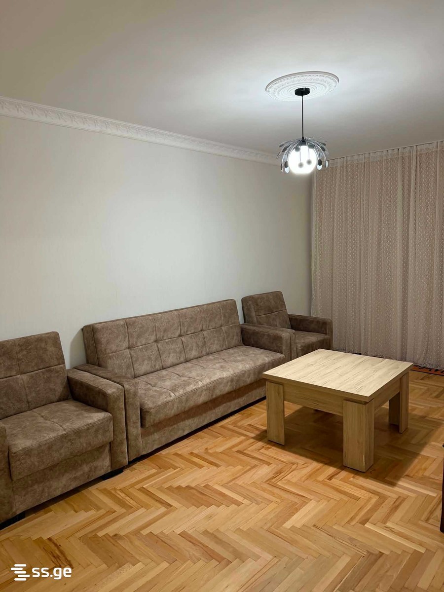 900 - 2 rooms