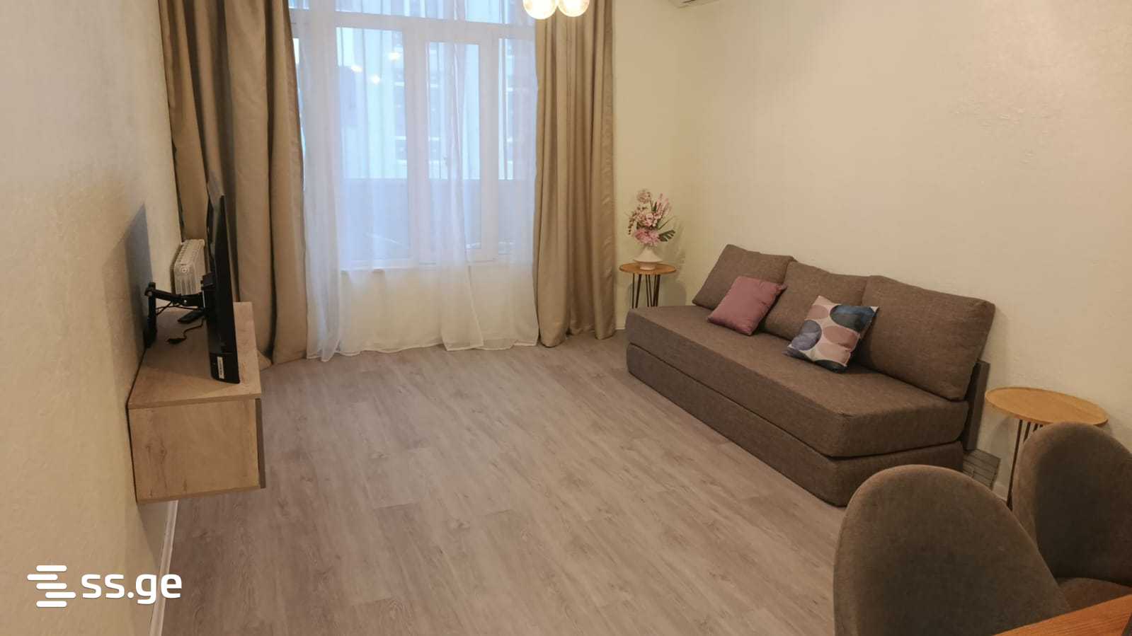 Lech and Maria Kaczynski street 1 - 2 rooms