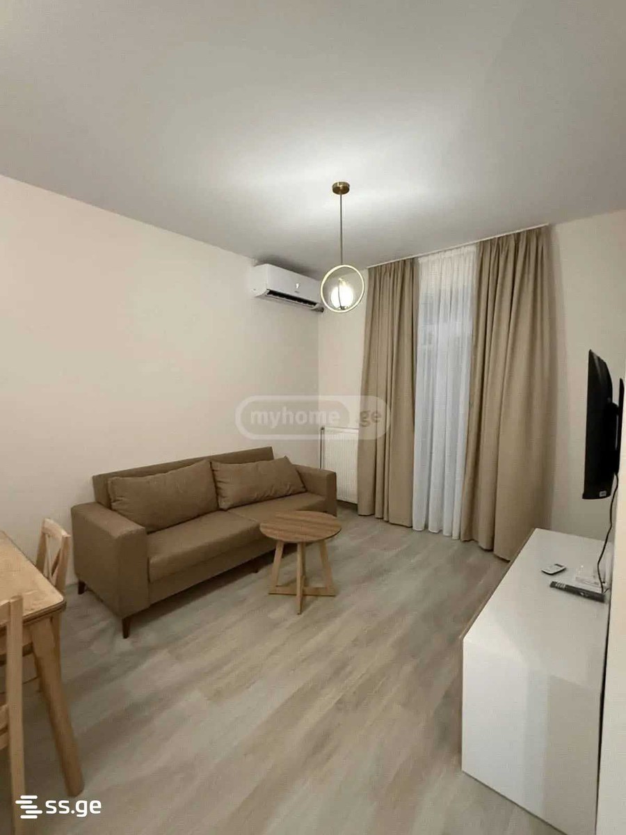 Bob walsh st. - 2 rooms