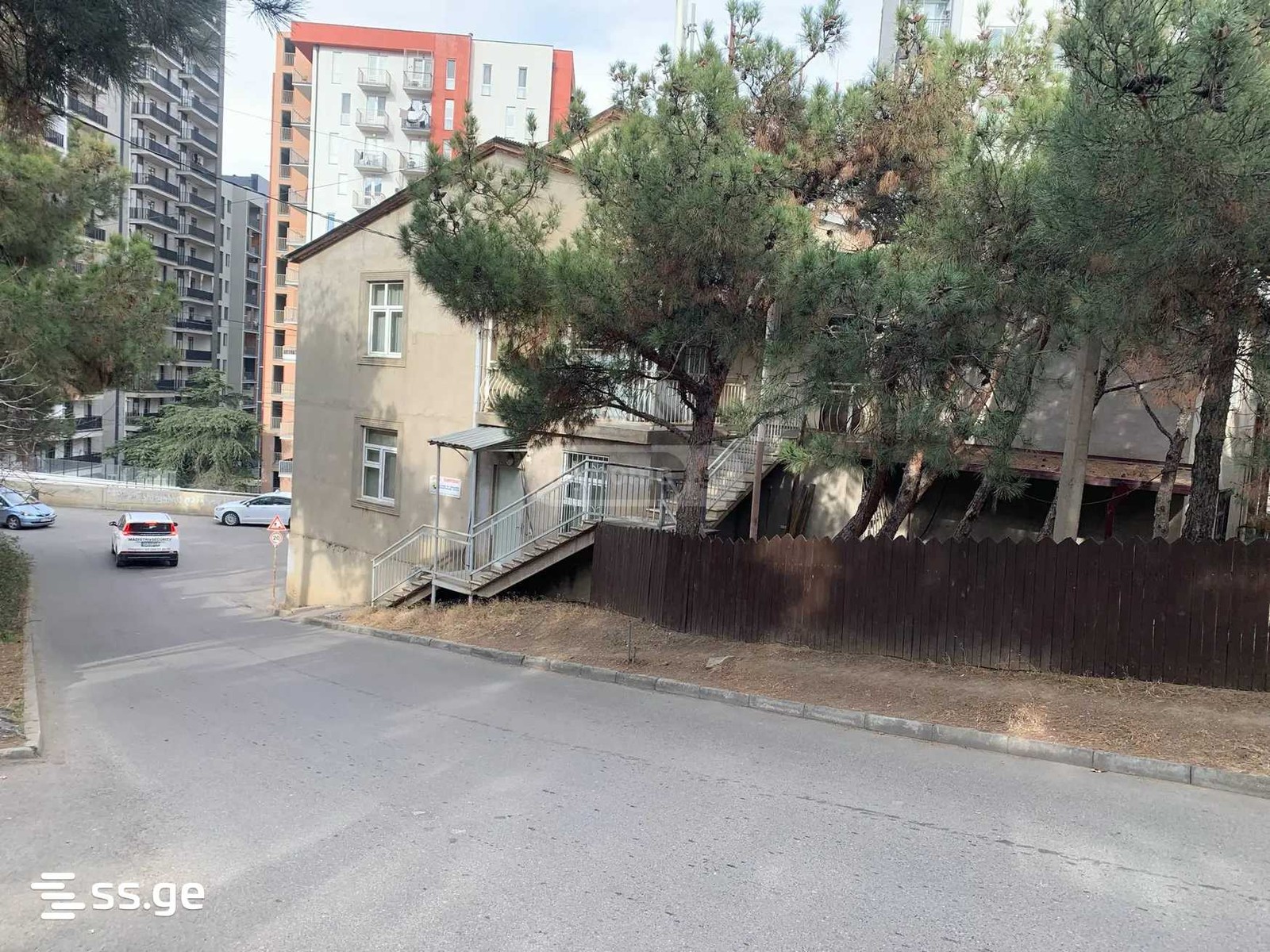 nadiradze st. 00 - 12 rooms
