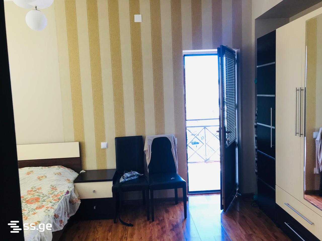 8 - 2 rooms