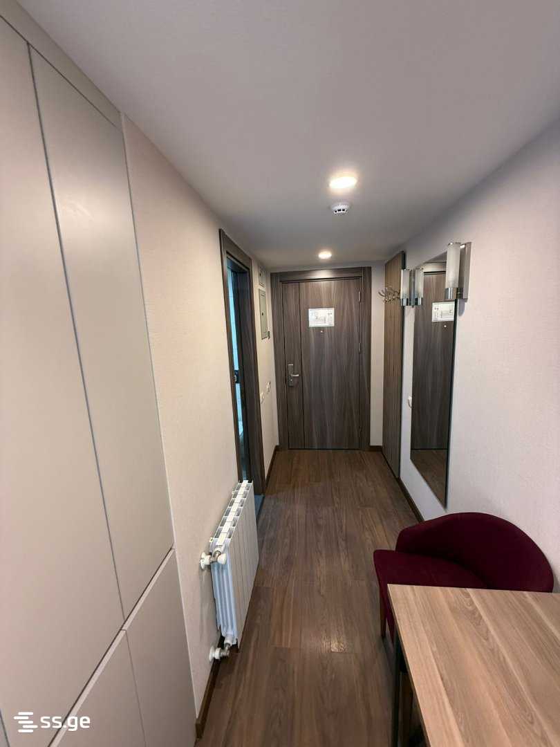 6 - 1 rooms