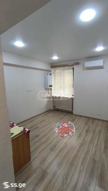 j. nadiradze - 2 rooms