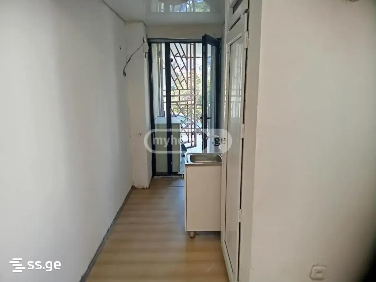 j. nadiradze - 1 rooms