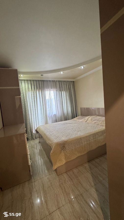 Leonidze st. 8 - 3 rooms
